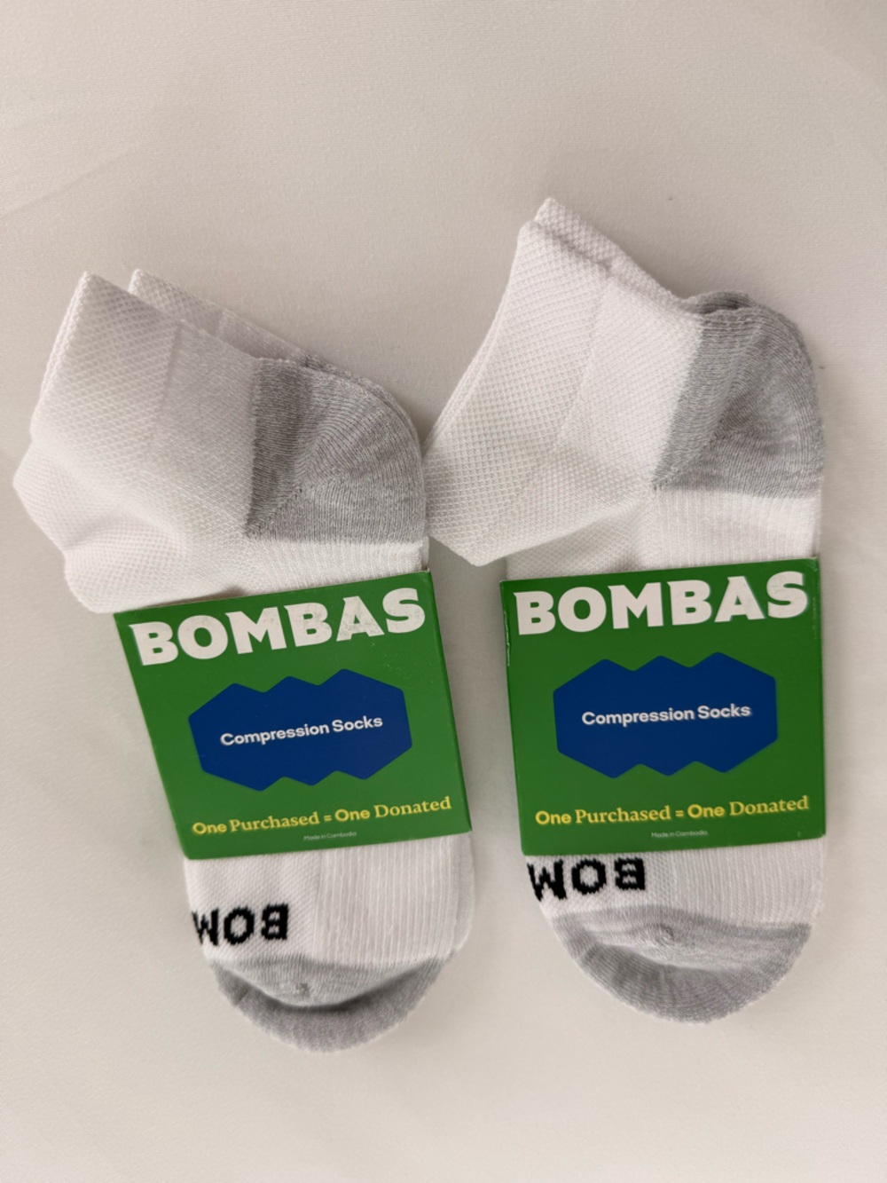 Bombas White and Gray Low-Cut Compression Athletic Socks - Medium - 2 Pairs
